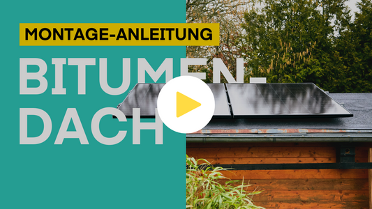 Balkonkraftwerk montiert auf einem Bitumendach