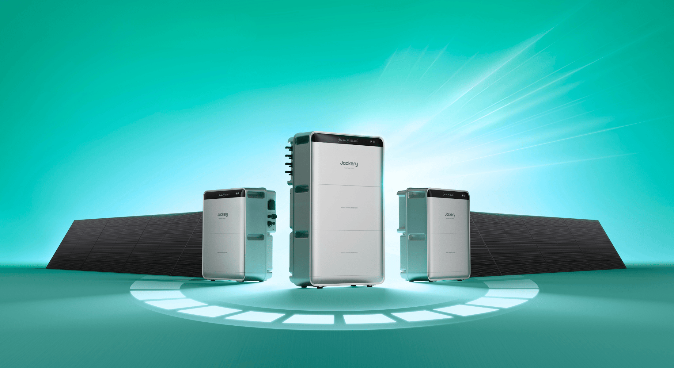 Drei Jackery-SolarVault3-Modelle mit je Erweiterungsakku